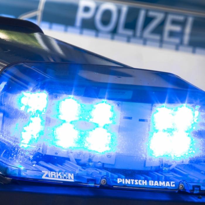 Einbrecher onaniert auf Frau - Vergewaltigte (13) begeht Selbstmord 