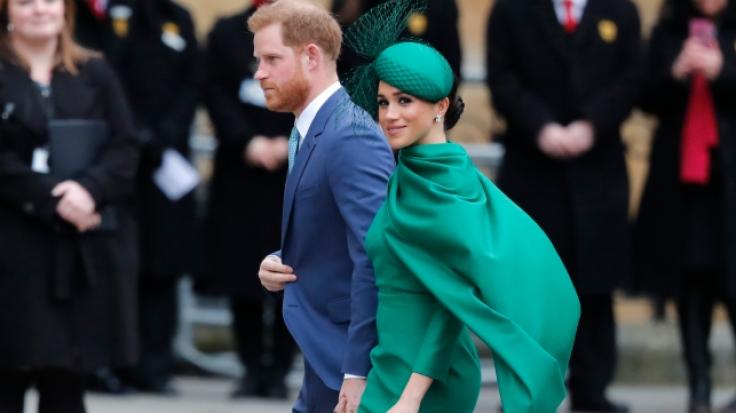 Royals-Biografin Angela Levin findet: Prinz Harry und Meghan Markle benehmen sich wie verwöhnte Teenager.