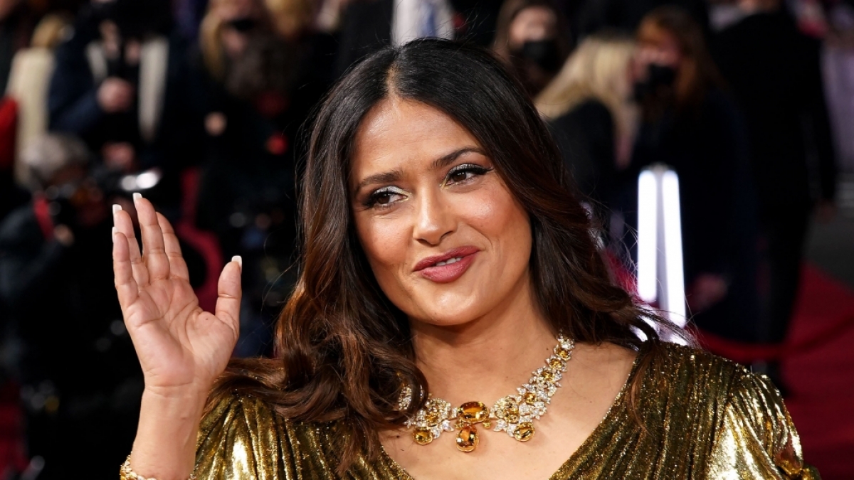 Salma Hayek begeistert ihre Fans mit einem Hammer-Auftritt in Italien. (Foto)