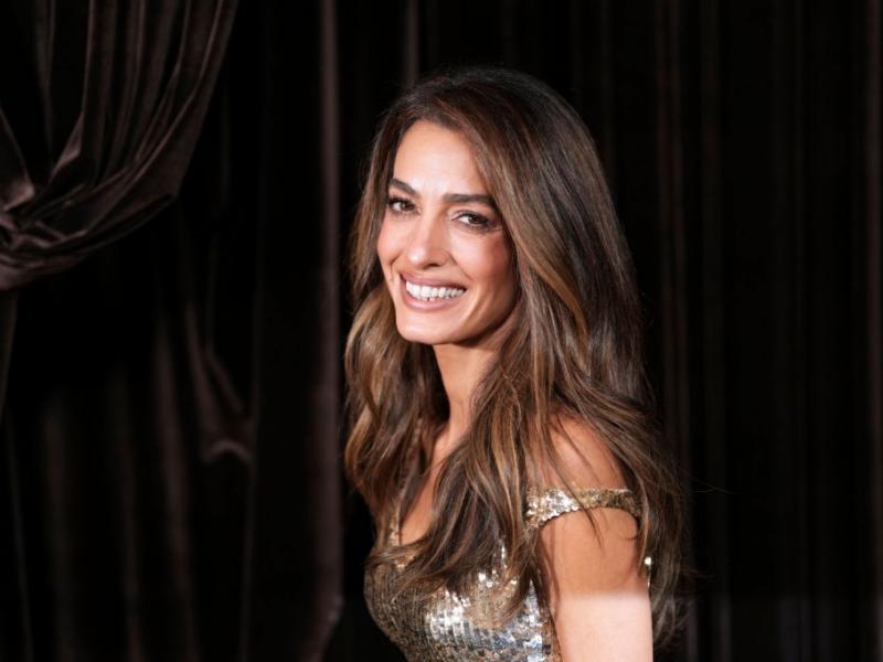 Amal Clooney: Glamouröser Hingucker - George Clooneys Frau strahlt in Traumrobe