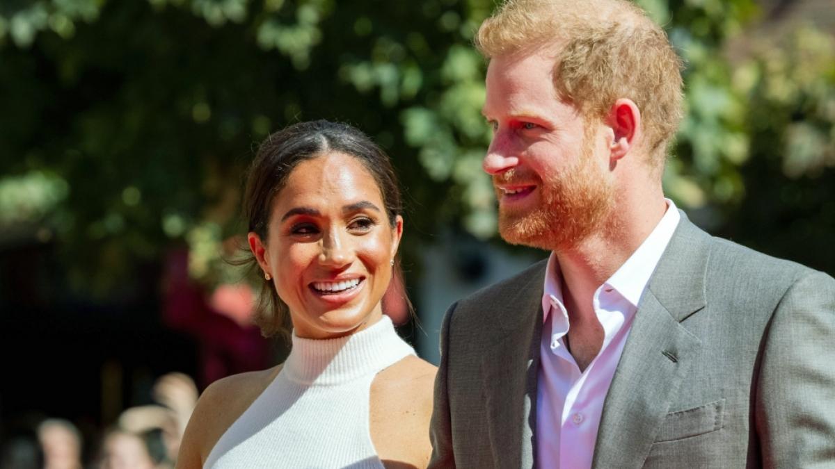 Prinz Harry und Meghan Markle &auml;tzten seit ihrem Abschied vom K&ouml;nigshaus gnadenlos &uuml;ber die Royals - und werden nun erneut der L&uuml;ge &uuml;berf&uuml;hrt. (Foto)