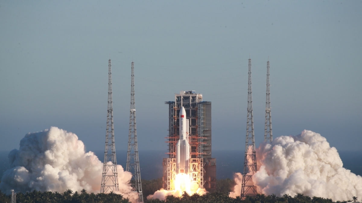Eine chinesische Rakete k&ouml;nnte schon bald unkontrolliert auf die Erde krachen. (Symbolbild) (Foto)