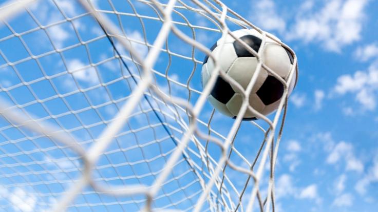 Im DFB-Pokal-Finale der Frauen trifft VfL Wolfsburg auf FC Bayern München.