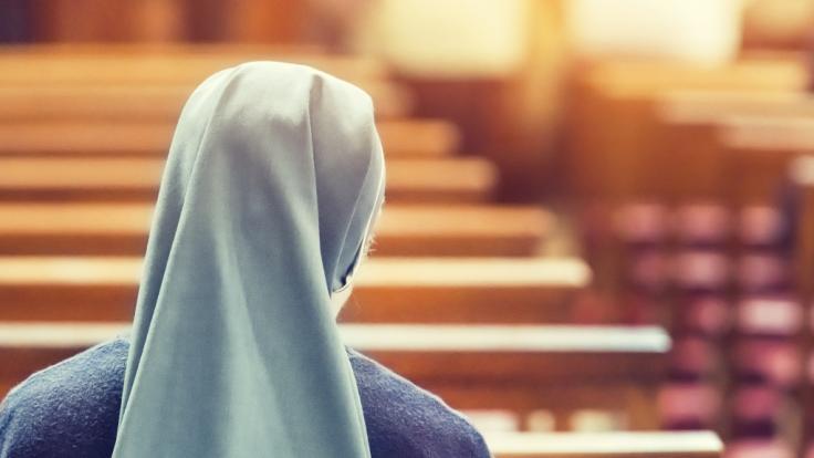 Nonnen werden von Priestern auf Missionsreisen vergewaltigt. (Symbolfoto)