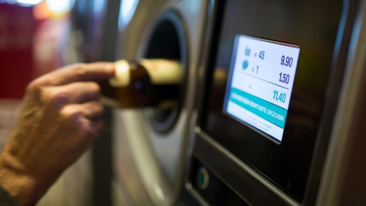 Ab 2024 gelten im Supermarkt neue Pfandregeln. (Foto)