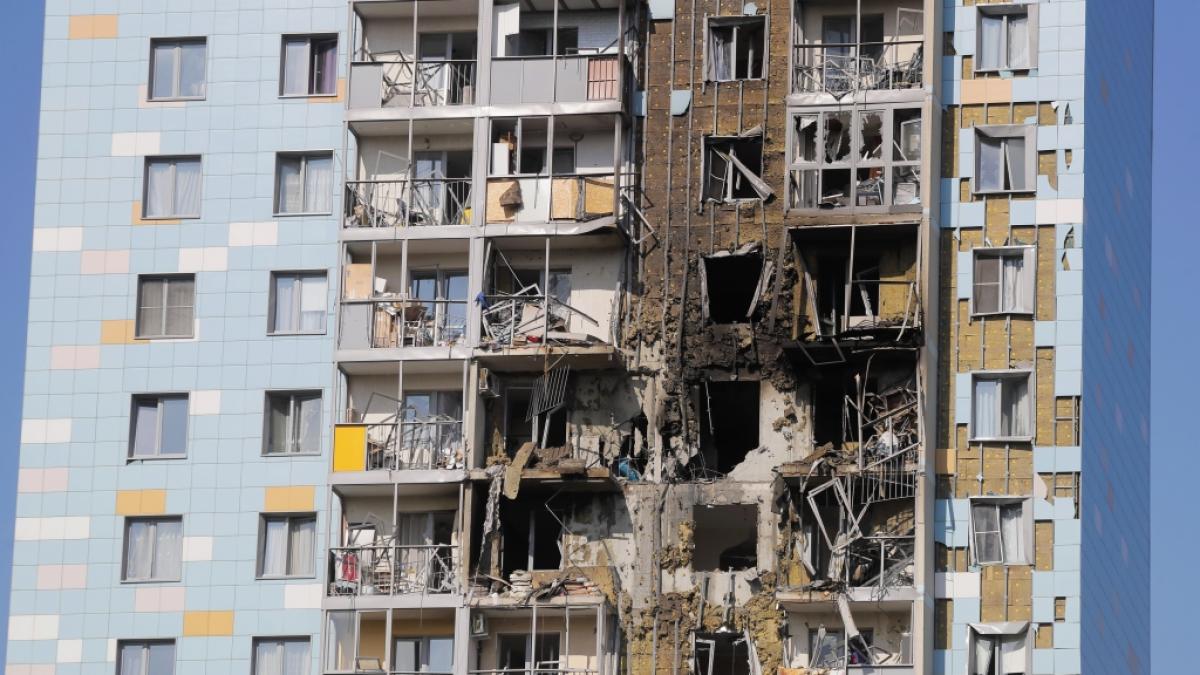Ein Wohnhaus in Ramenskoje bei Moskau wurde bei einem mutma&szlig;lichen ukrainischen Drohnenangriff getroffen. (Foto)
