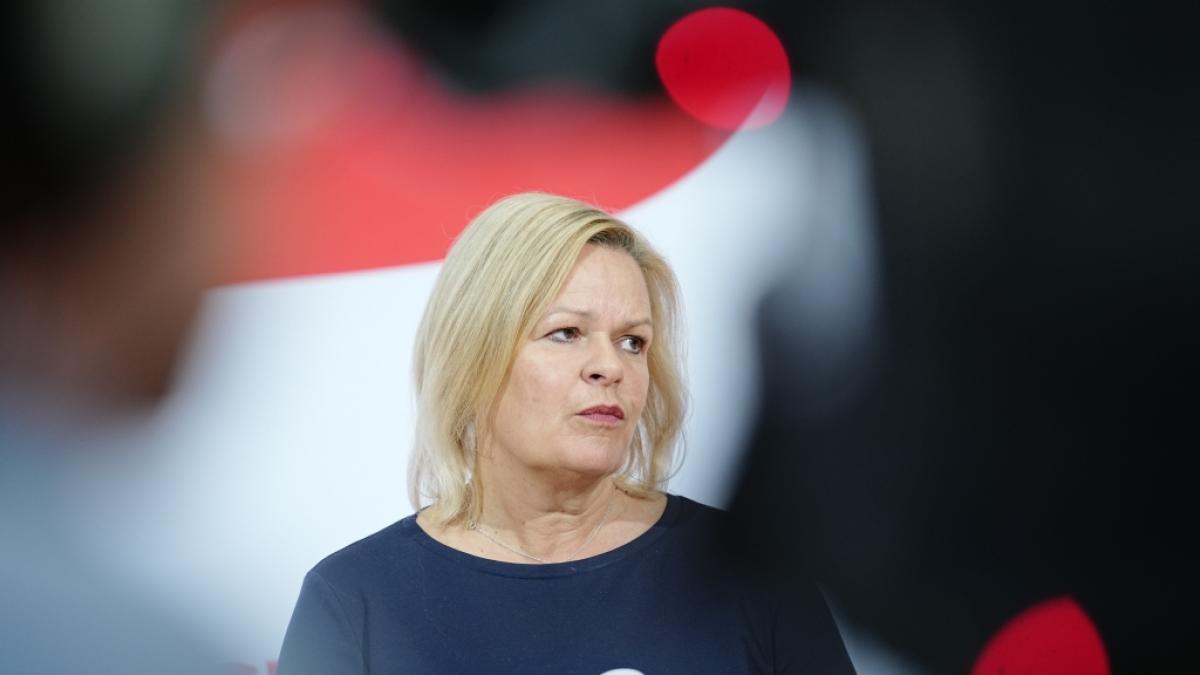Nancy Faeser weicht die Regelungen zur &Uuml;berpr&uuml;fung von Gefl&uuml;chteten auf. (Foto)
