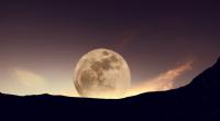 Der Vollmond im Juni wird Erdbeermond genannt.