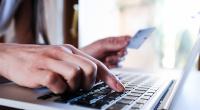 Betrüger können täuschend echte Online-Shops und Buchungsseiten per KI nachbauen.