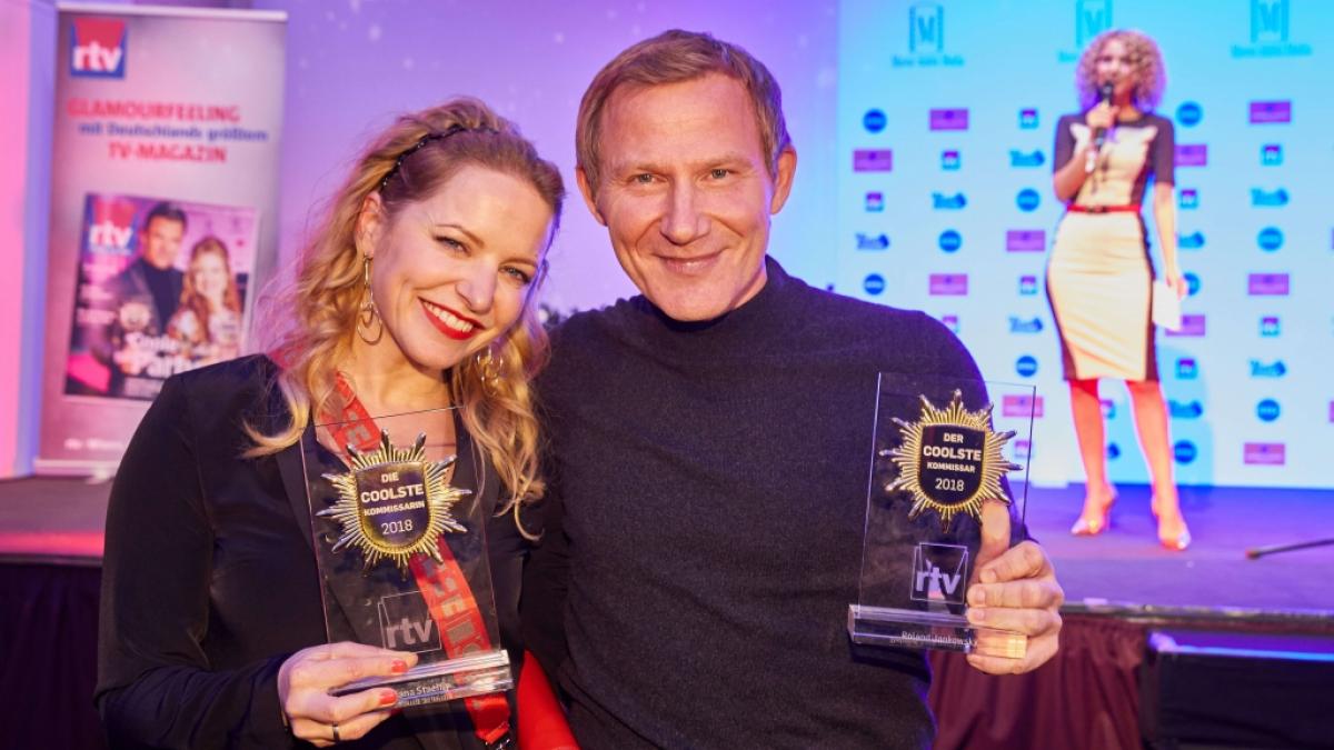 Roland Jankowsky und seine Kollegin Diana Staehly freuen sich &uuml;ber ihre Preise als coolste Kommissare beim "Movie meets Media"-Event 2018. (Foto)