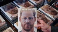 Prinz Harry schämt sich für Ikea-Lampe und Möbelgigant schießt zurück. 