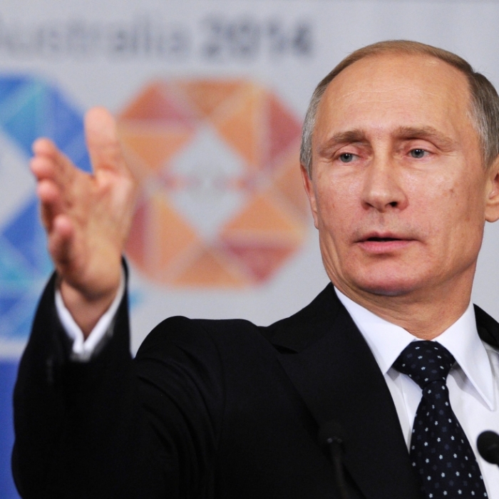 Erwischt! Putin hat sich unters Messer gelegt