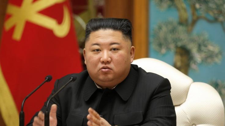 Kim Jong-un räumt erstmals eigene Fehler ein.