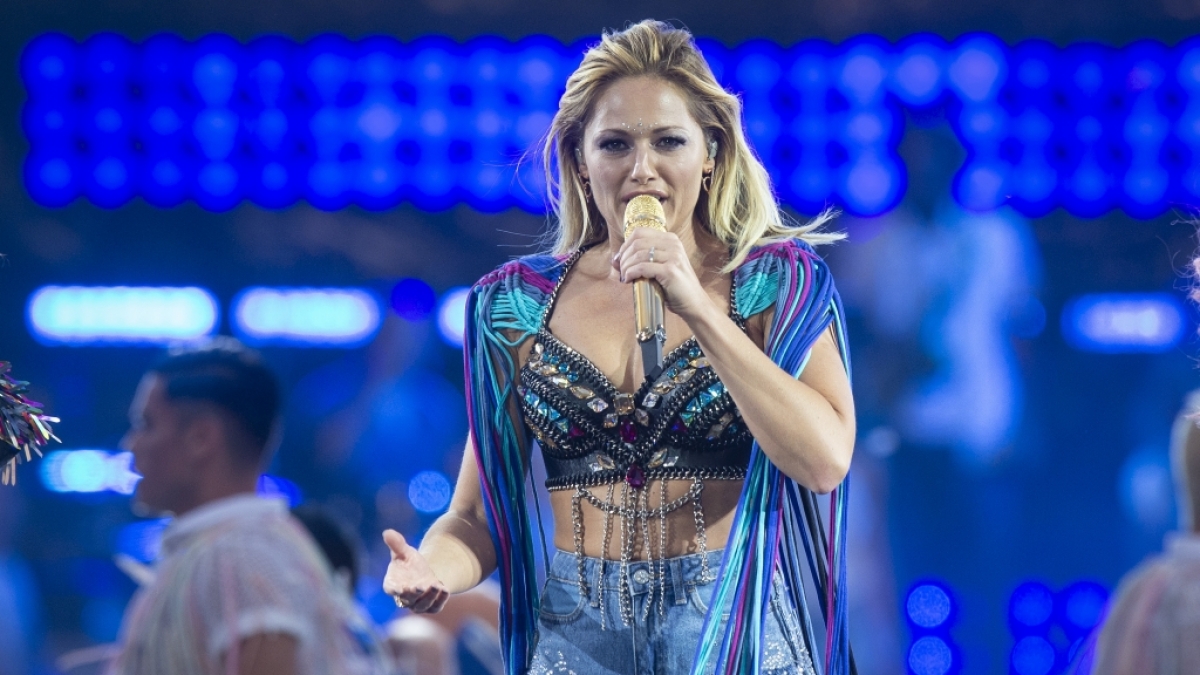 Auf Instagram zeigte sich Helene Fischer in den Armen eines anderen Mannes. (Foto)