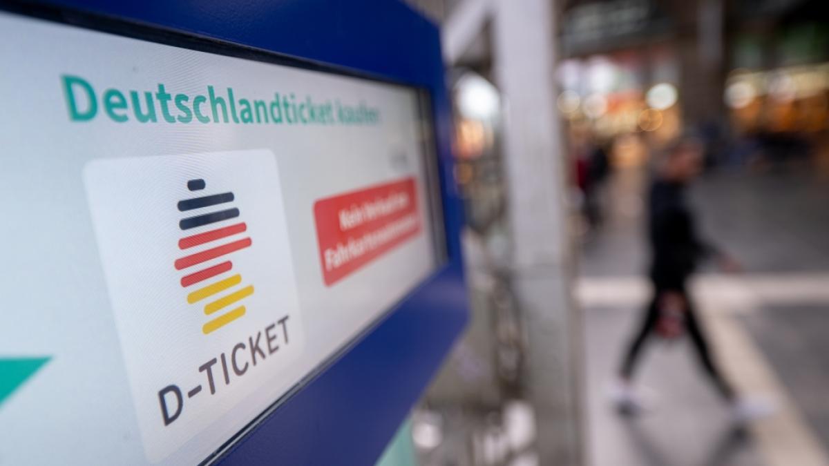 Die Verkehrsbranche zeigt sich offen f&uuml;r eine Preiserh&ouml;hung beim Deutschlandticket (Foto)