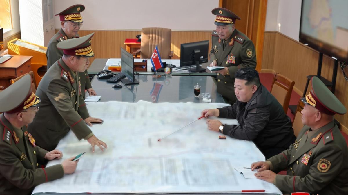 Nordkoreas Diktator Kim-Jon-un schickte tausende Soldaten aus Nordkorea nach Russland an die Front. (Foto)