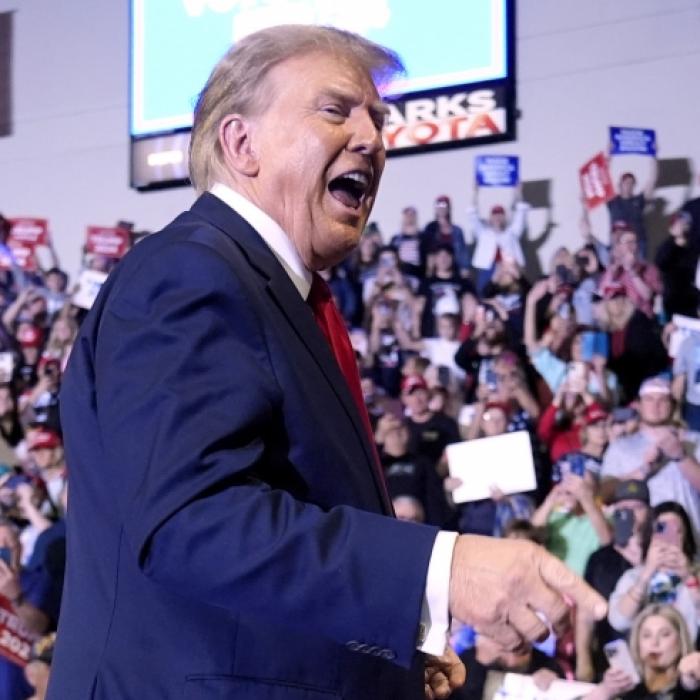 Trump ermutigt Putin bei Wahlkampf-Show zu einem Nato-Angriff