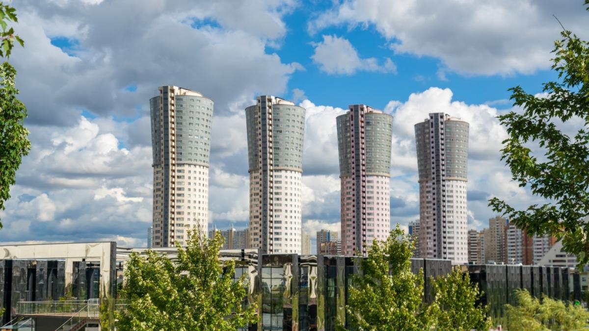 Am Khodynsky Boulevard in Moskau (Foto) ist Kristina Baikowa, Vize-Pr&auml;sidentin der russischen Bank "Loko" aus dem Fenster eines Hochhauses gest&uuml;rzt. (Foto)