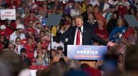 Donald Trump sprach vor Tausenden Anhänger:innen und wurde schließlich ausgebuht.