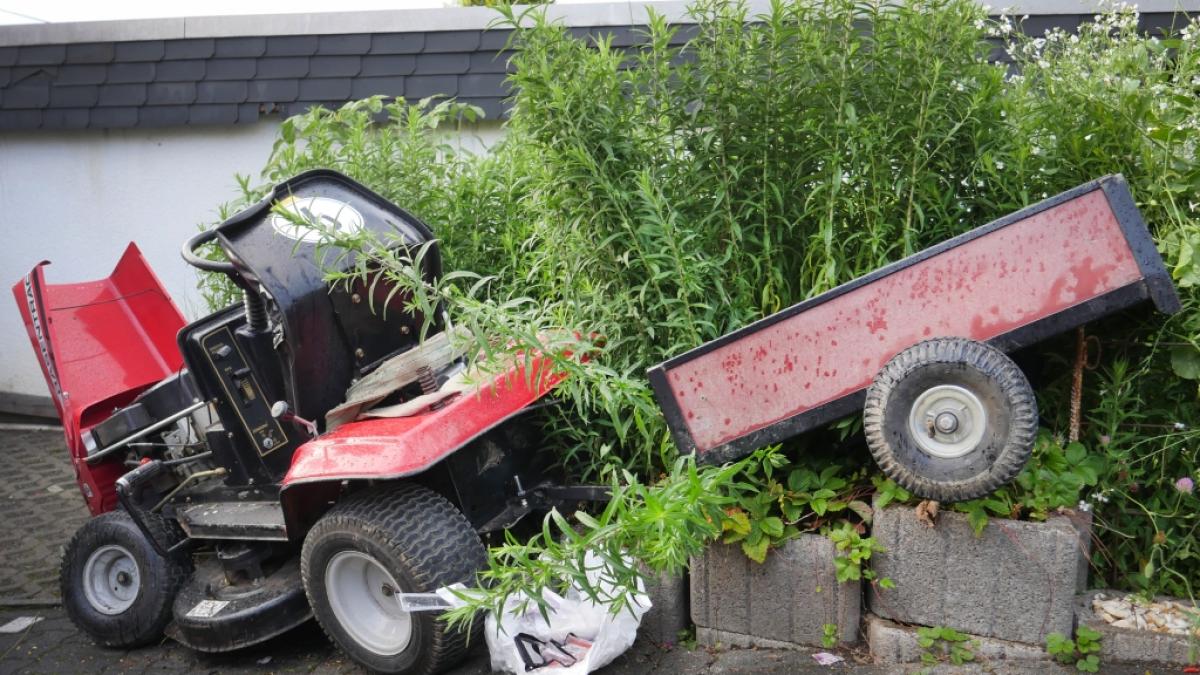 Nach einem Unfall mit dem Rasenm&auml;her-Traktor ist ein 12 Jahre alter Junge gestorben. (Foto)
