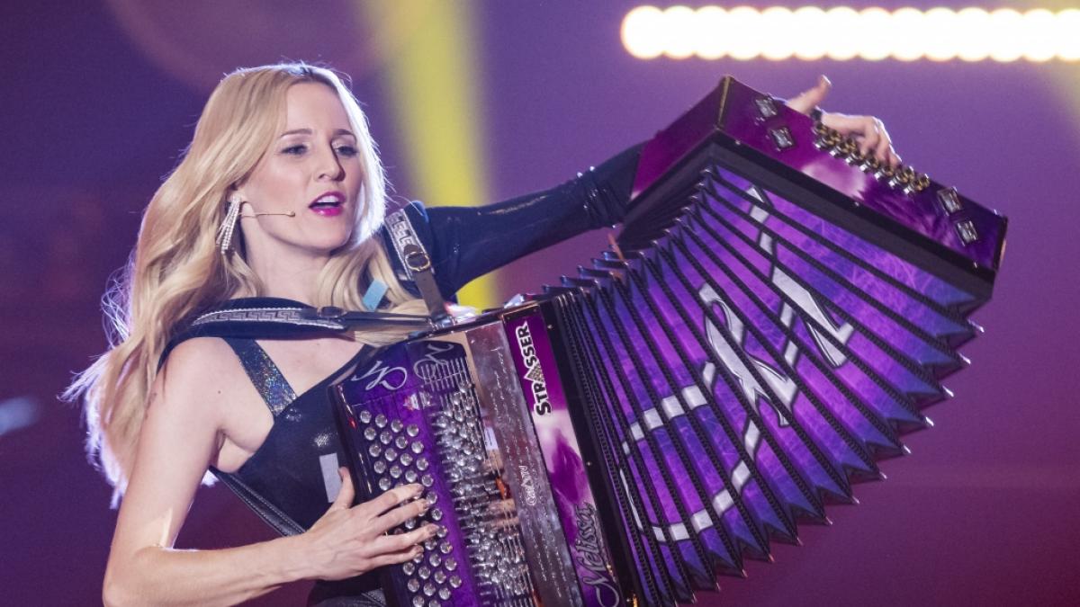 Melissa Naschenweng feiert am 11. Juli 2024 ihren 34. Geburtstag. news.de w&uuml;nscht alles Gute. (Foto)