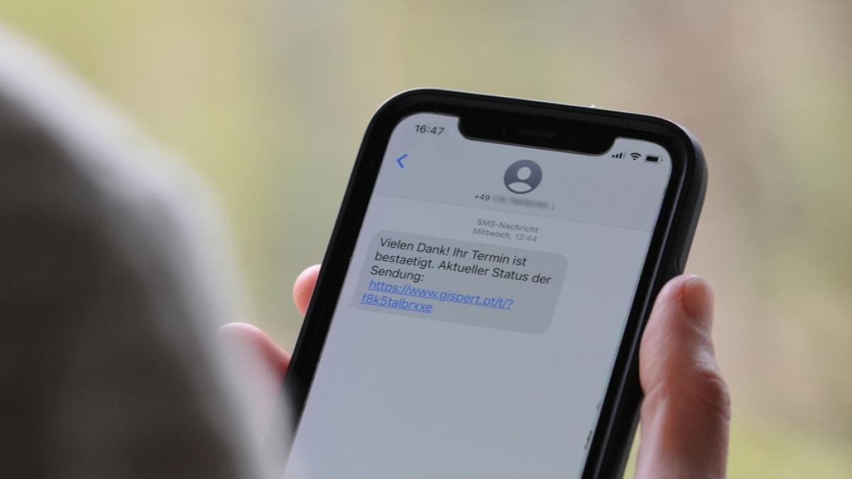 Aktuell sind Phishing-SMS im Namen der Volksbank Raiffeisen Bank im Umlauf. (Symbolfoto) (Foto)