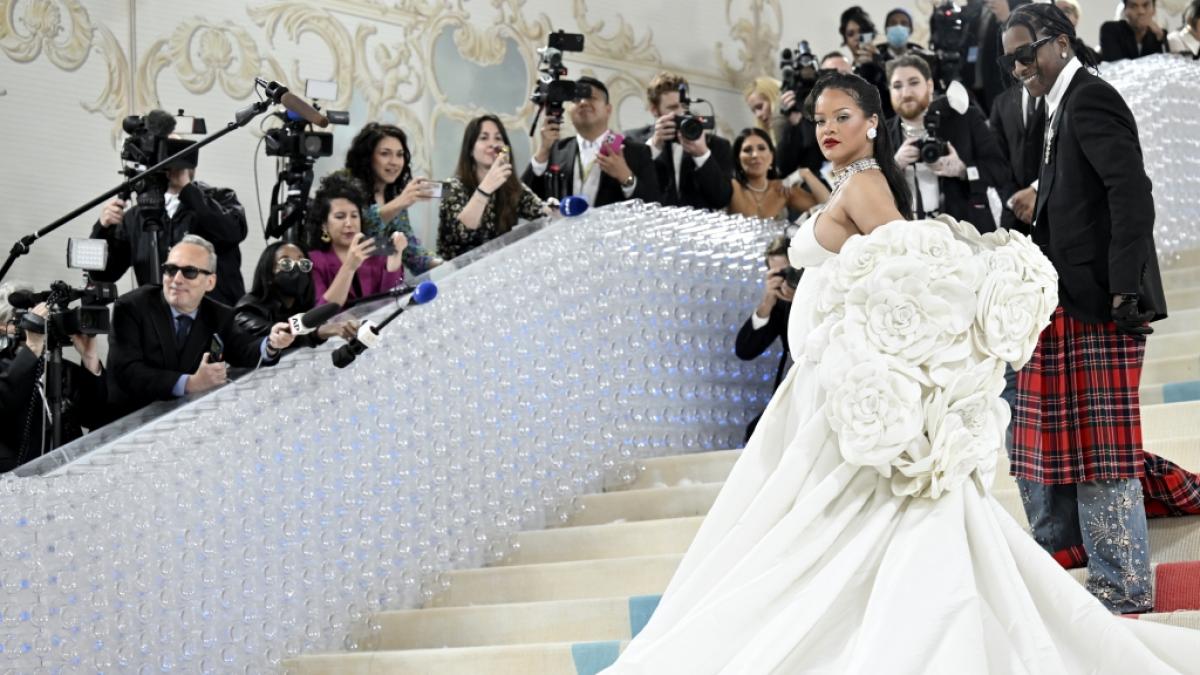 Rihanna und ASAP Rocky bei der Met-Gala 2023. (Foto)