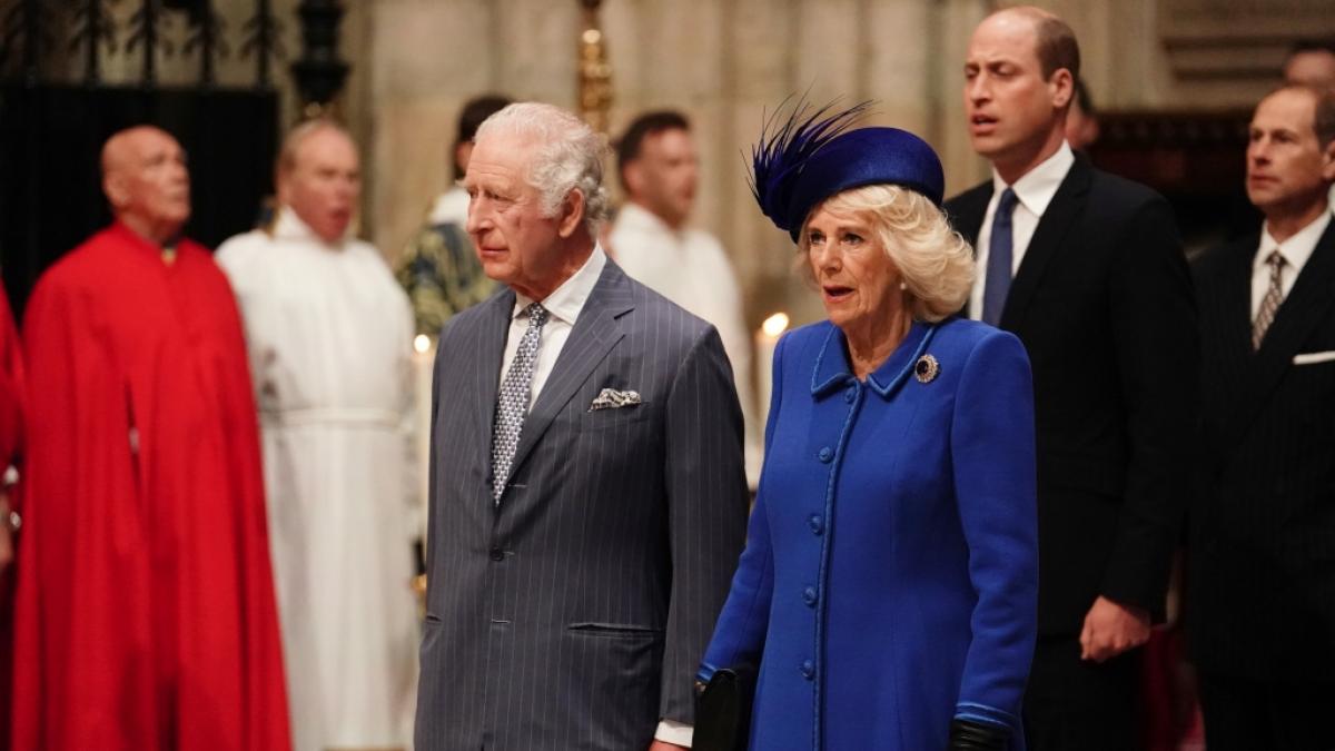 Thronfolger Prinz William (re.) k&ouml;nnte seiner Stiefmutter K&ouml;nigin Camilla eines Tages einen neuen Titel verschaffen. (Foto)