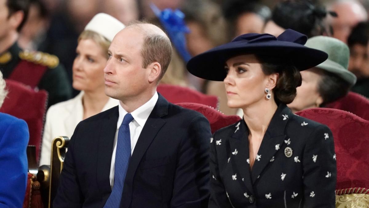 Prinzessin Kate und Prinz William sind der Inbegriff royalen Pflichtbewusstseins - doch bisweilen geht das Familiengl&uuml;ck des Thronfolgerpaares vor. (Foto)