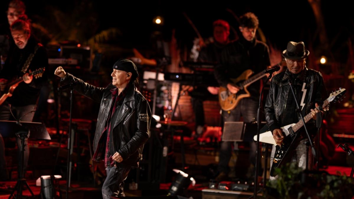 In diesem Jahr begleitet die Band Grosch's Eleven unter anderem Klaus Meine (l.) und Rudolf Schenker von den "Scorpions". (Foto)