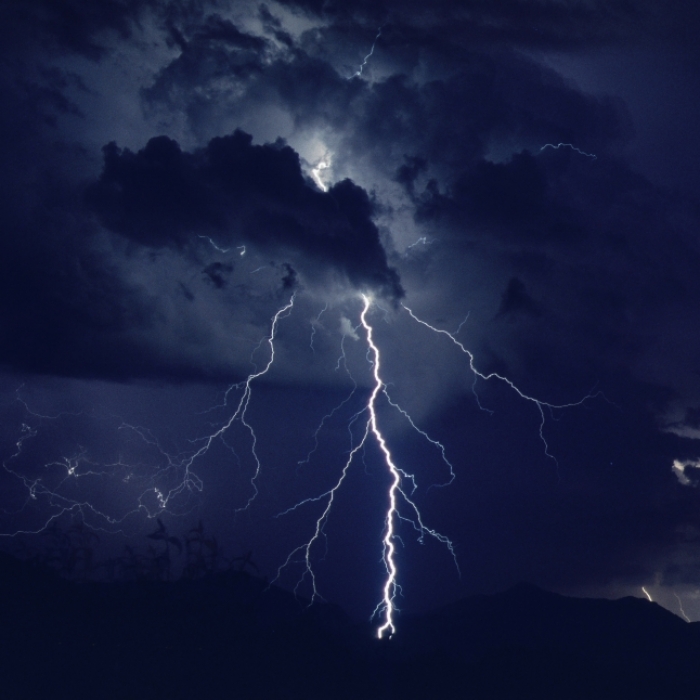 Tödliches Unwetter! Blitz killt 17 Hochzeitsgäste