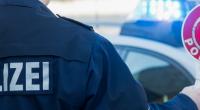 Bei einer Polizeikontrolle wurde ein Polizist umgefahren und schwer verletzt.