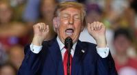 Donald Trump schwärmt erneut vom Hintern von Jon Husted.