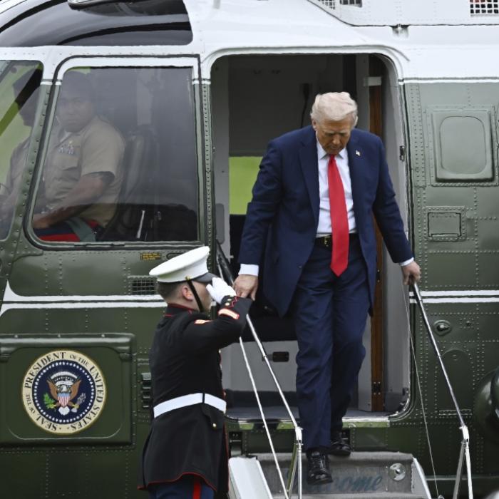 Heli-Panne stoppt Pläne des US-Präsidenten abrupt
