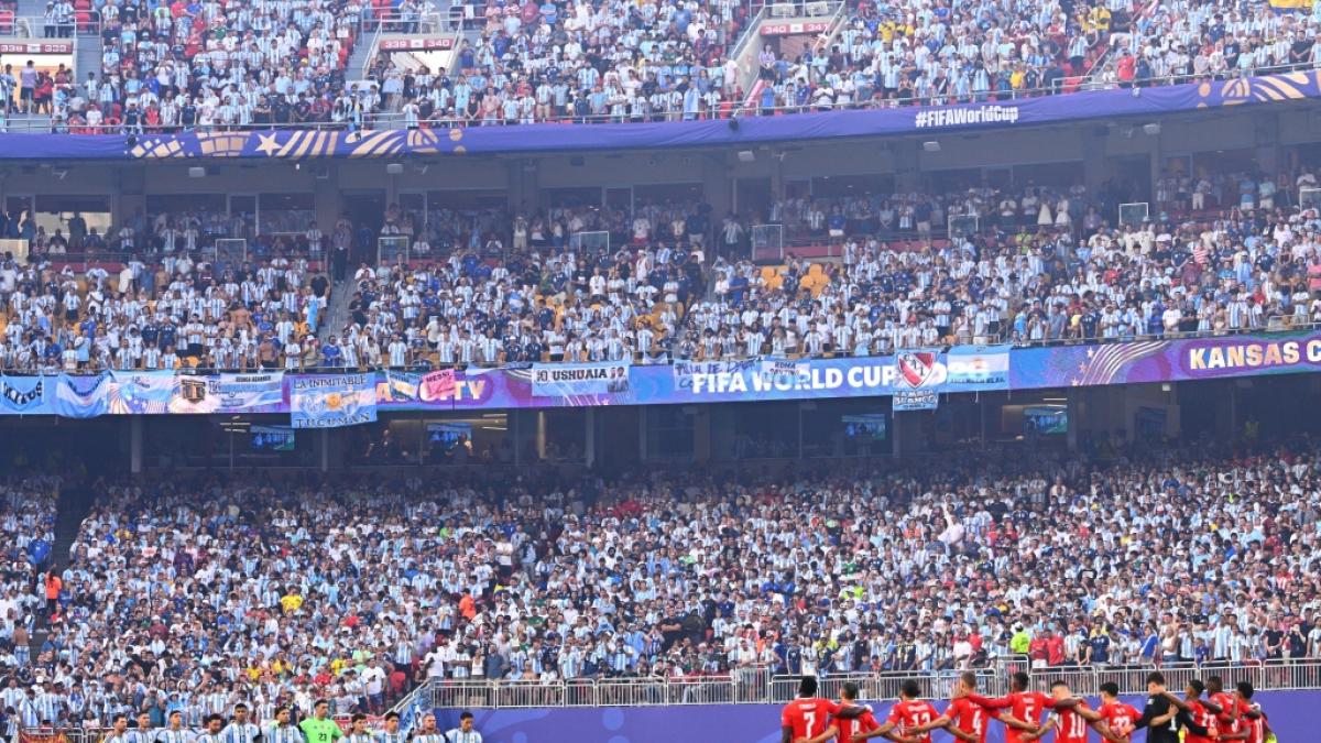 Argentinien und die Schweiz haben vor dem Viertelfinalspiel eine Schweigeminute f&uuml;r Jayden Adams abgehalten. (Foto)