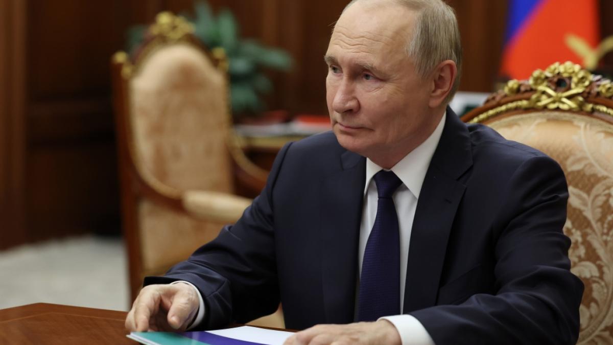 Bei Wladimir Putin wird geklotzt statt gekleckert: Der Kreml-Chef hat sich auf der Krim einen Luxus-Palast errichten lassen, der mit unfassbaren Details aufwartet. (Foto)