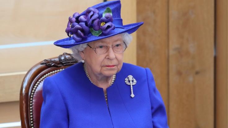 Jetzt wird es bissig: Die Queen soll ein Vampir sein.