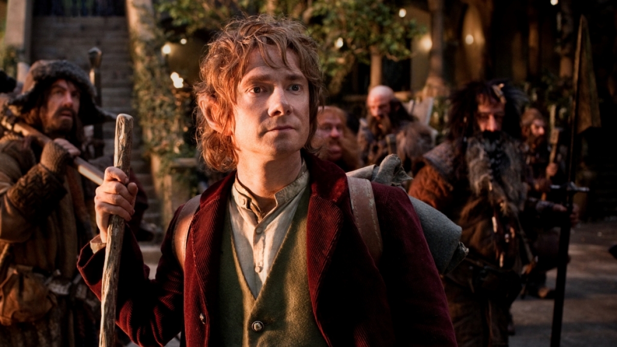 Zun&auml;chst eher unfreiwillig, hat sich Hobbit Bilbo (Martin Freeman) mit den Zwergen auf den langen Weg zur&uuml;ck in deren Heimat, Erebor, gemacht. (Foto)