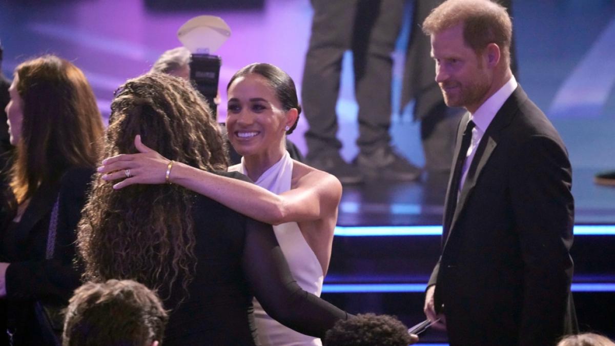 Bei der Verleihung der ESPY Awards in Los Angeles musste Prinz Harry wohl oder &uuml;bel eine eiskalte Abfuhr einstecken. (Foto)