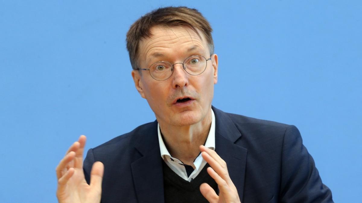 Hamburger &Auml;rzte protestieren gegen Karl Lauterbach. (Foto)