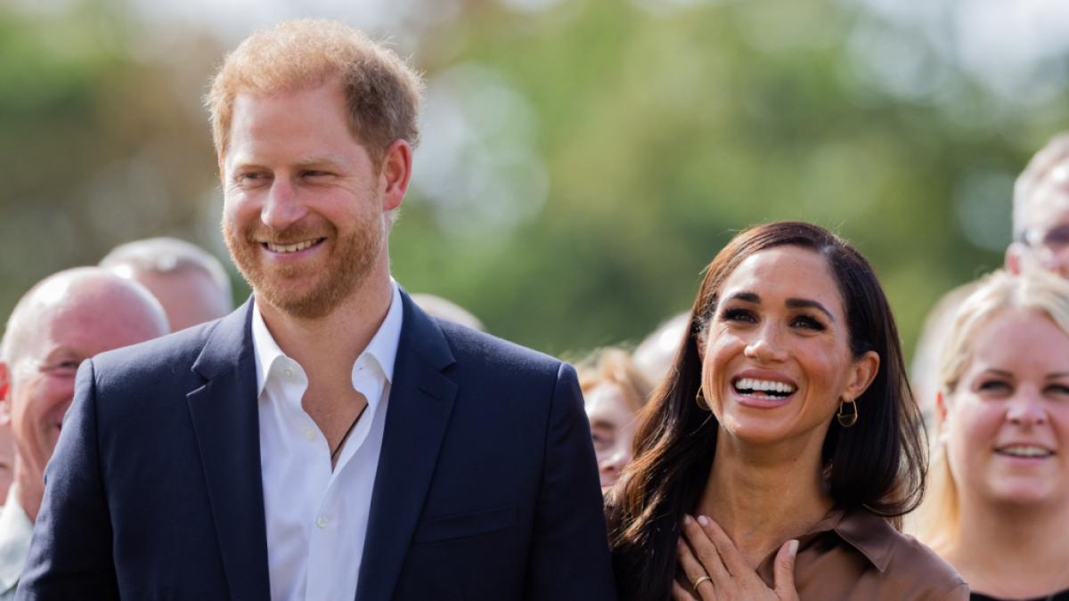Selbst das breiteste L&auml;cheln von Prinz Harry und Meghan Markle vermag die b&ouml;sen Ger&uuml;chte um eine baldige Trennung der Sussexes nicht auszumerzen. (Foto)