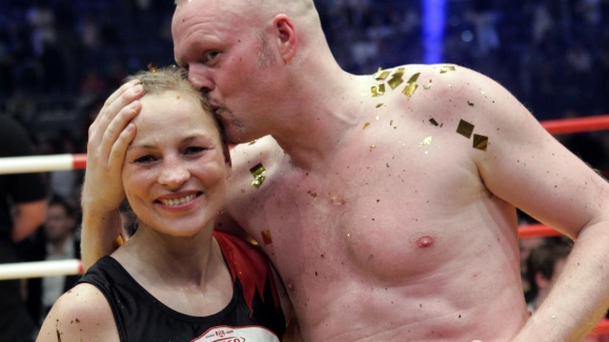 Am 14. September 2024 sollen die F&auml;uste fliegen, wenn Stefan Raab zum dritten Mal gegen Ex-Boxweltmeisterin Regina Halmich in den Ring steigt. (Foto)