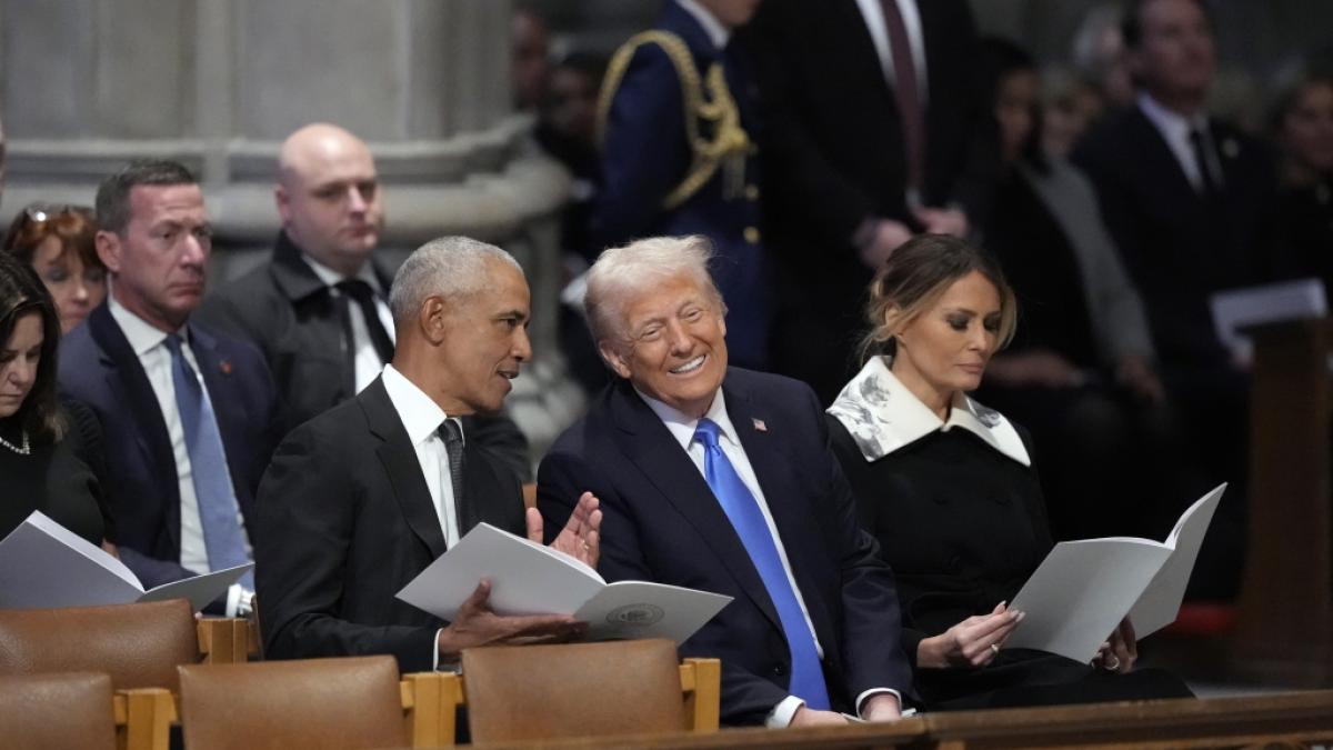 Bei dem staatlichen Trauerakt zu Ehren von Jimmy Carter lachte Barack Obama &uuml;ber einen Satz von Donald Trump. (Foto)