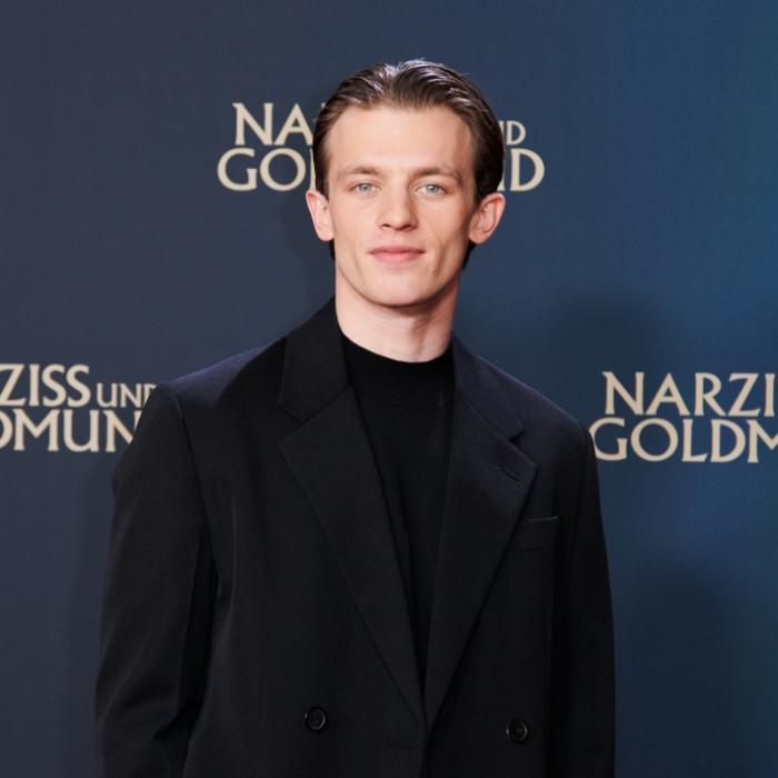 Hat der Filmstar eine Freundin?