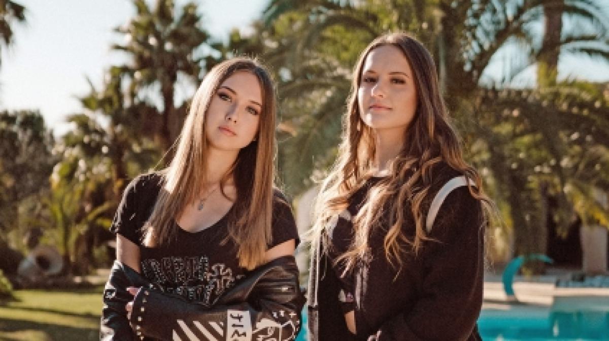 Shania (l.) und Davina Geiss verdienen ihr eigenes Geld. (Foto)