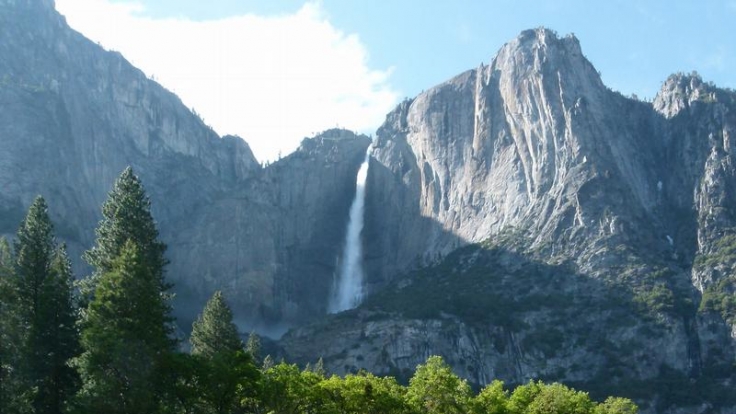 Im Yosemite Nationalpark ereignete sich ein schrecklicher Auto-Unfall, bei dem eine 57-jährige deutsche Touristin ums Leben kam.