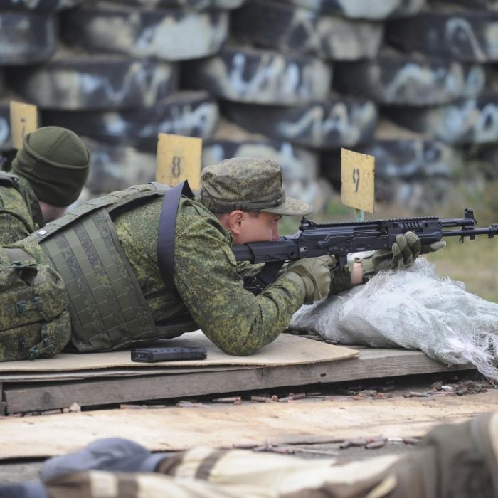 Propaganda-Broschüre für Putin-Rekruten! Mit diesen Tipps sollen Soldaten überleben