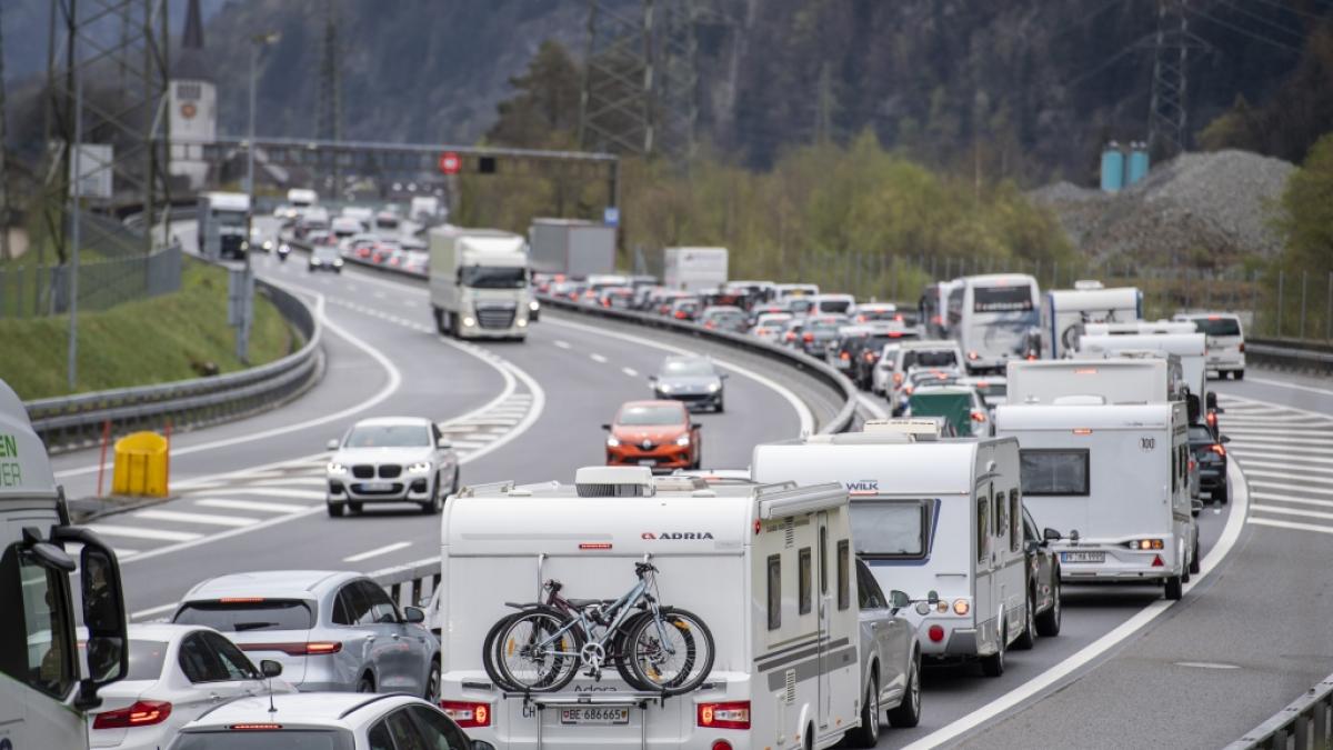 &Uuml;ber die Osterfeiertage droht wieder Stau auf Deutschlands Autobahnen. (Foto)