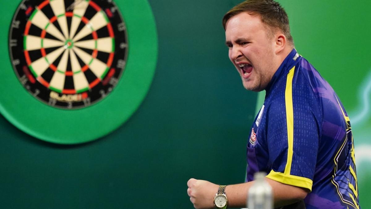 Junioren-Weltmeister 2024 ist er bereits, jetzt schickt sich Luke Littler auch an, bei der PDC-WM im Ally Pally Geschichte zu schreiben. (Foto)