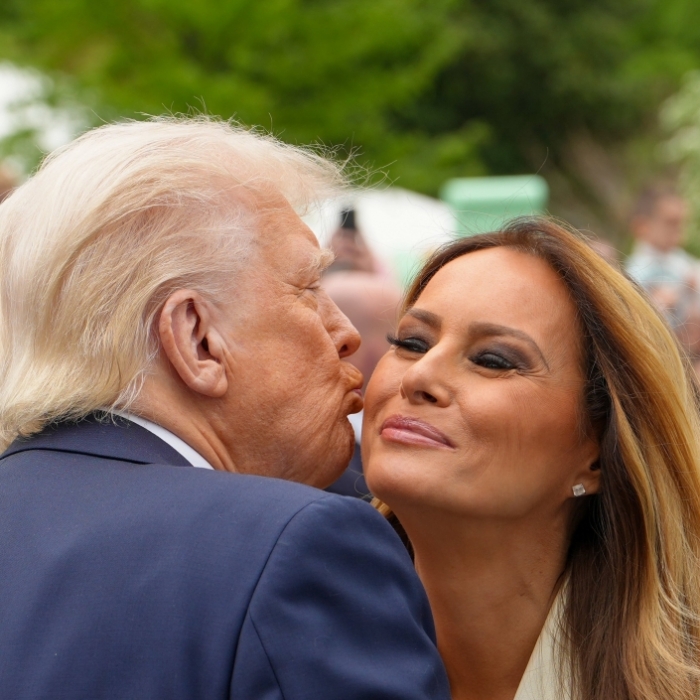 Insider enthüllt Melania-Machtkampf mit blonder Trump-Assistentin